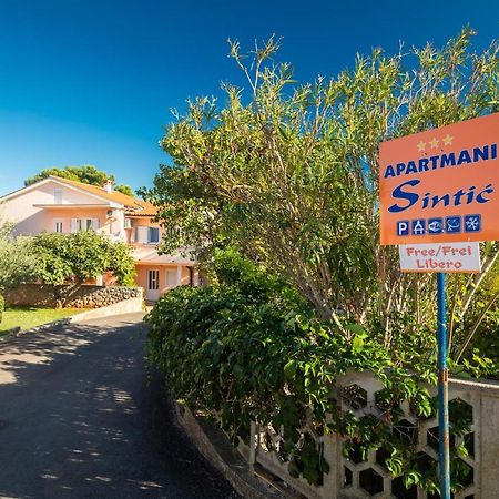 1-Bedroom Apartment In Krk - Steps From The Beach! Крк Экстерьер фото