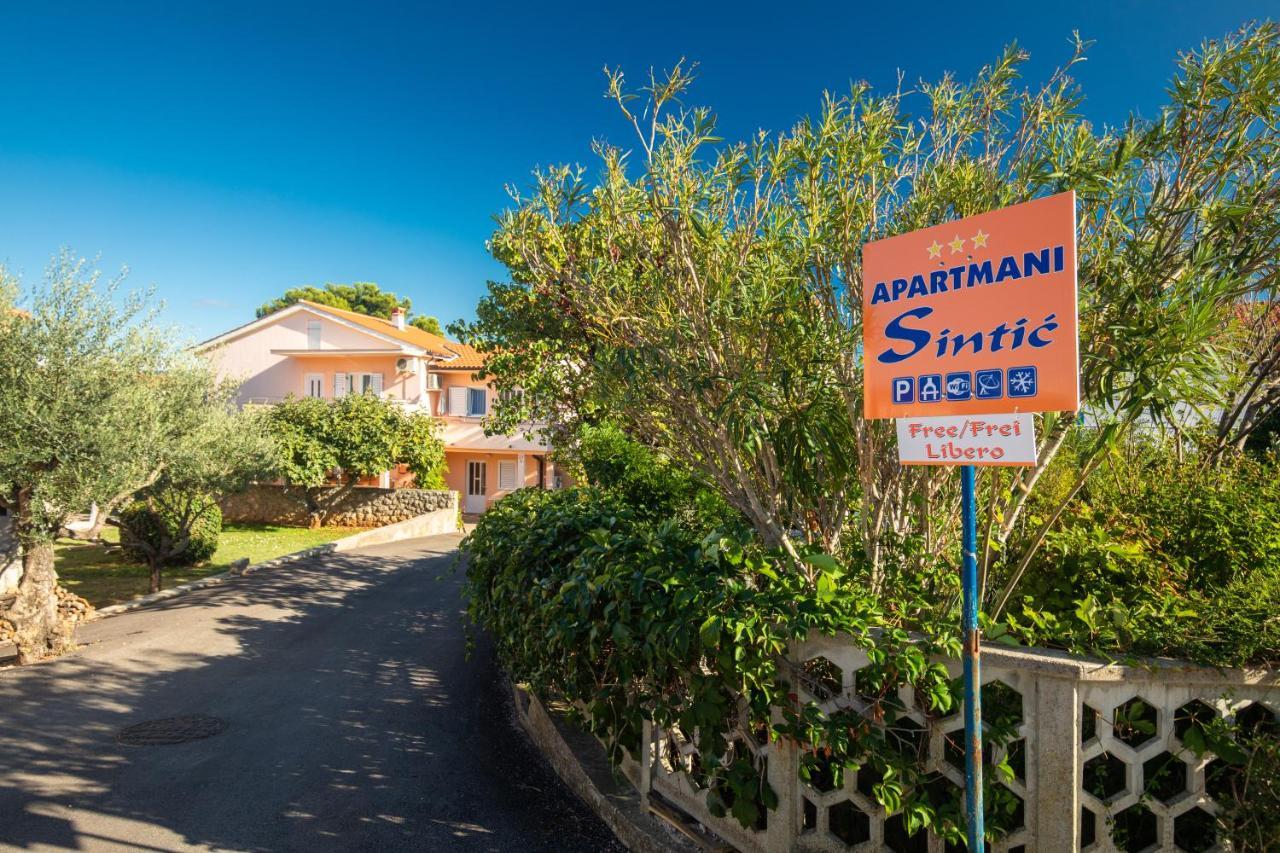 1-Bedroom Apartment In Krk - Steps From The Beach! Крк Экстерьер фото
